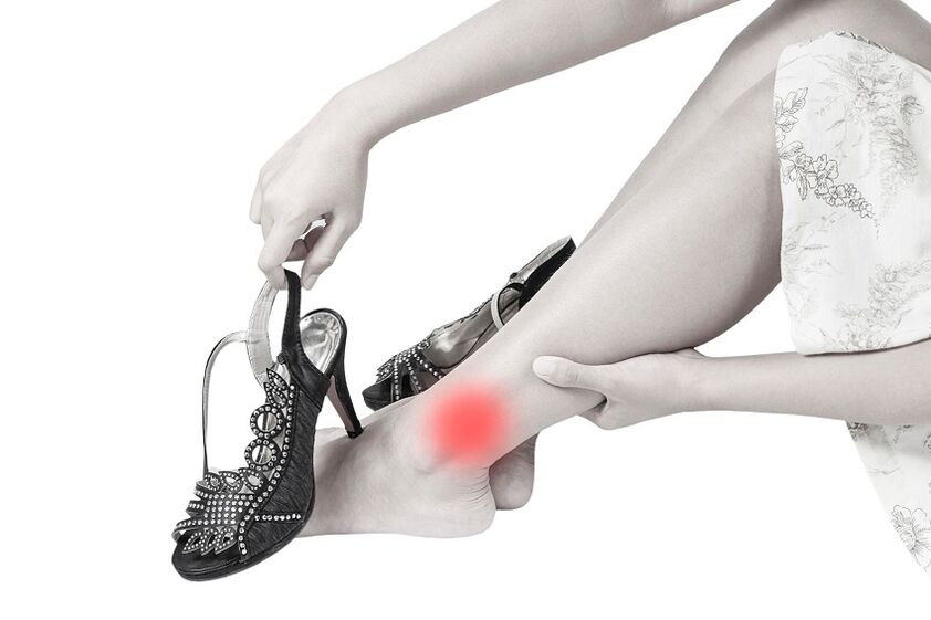 bolesť v členkovom kĺbe v dôsledku artrózy